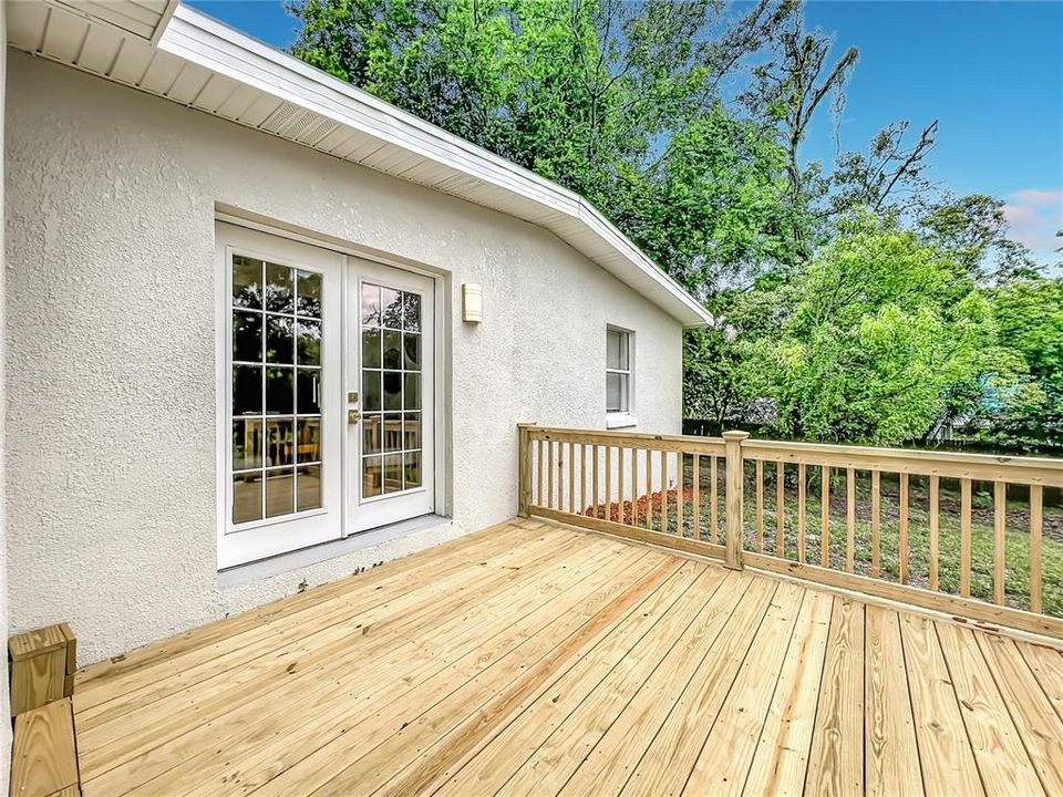 На продажу: $299,990 (4 спален, 2 ванн, 1196 Квадратных фут)
