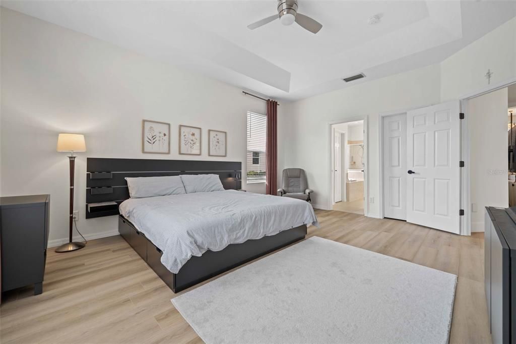 For Sale: $649,900 (3 beds, 3 baths, 2359 Square Feet)