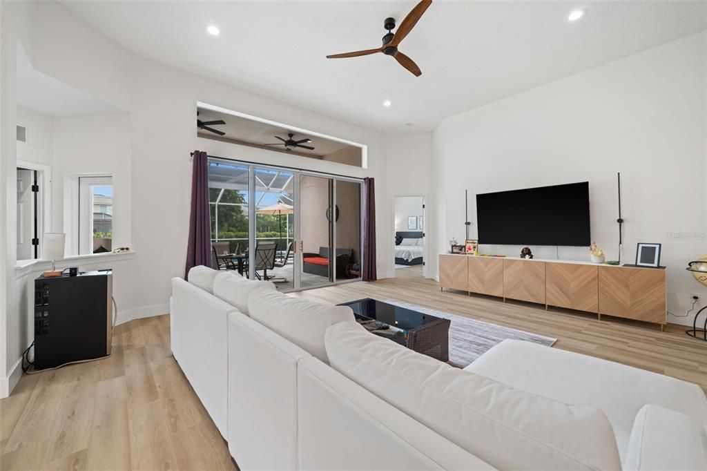 For Sale: $649,900 (3 beds, 3 baths, 2359 Square Feet)