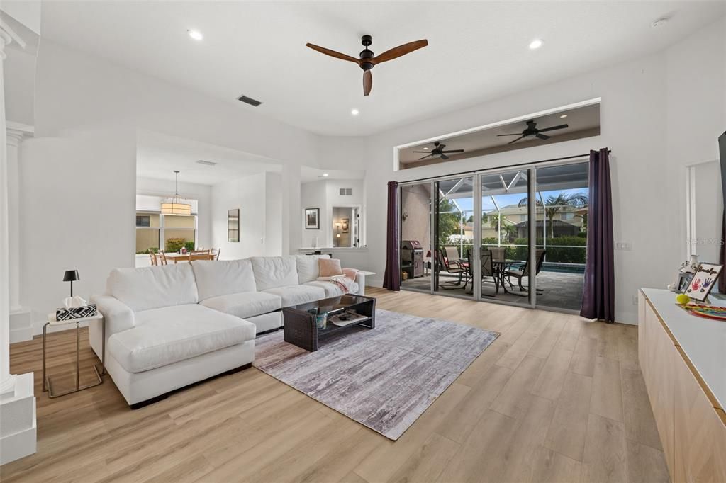 For Sale: $649,900 (3 beds, 3 baths, 2359 Square Feet)