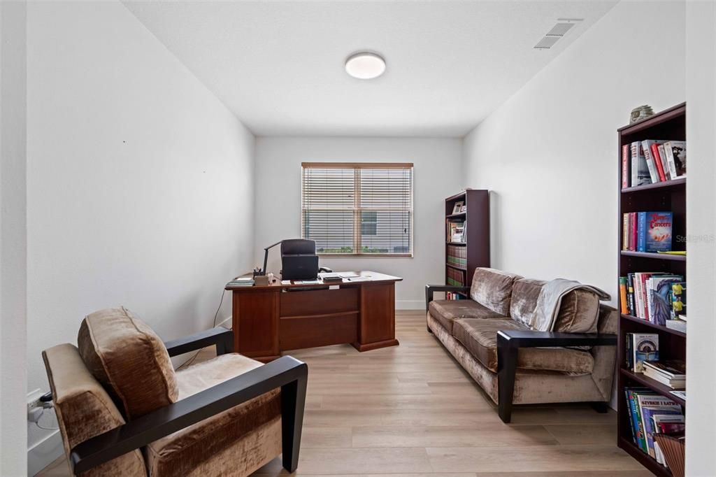 For Sale: $649,900 (3 beds, 3 baths, 2359 Square Feet)