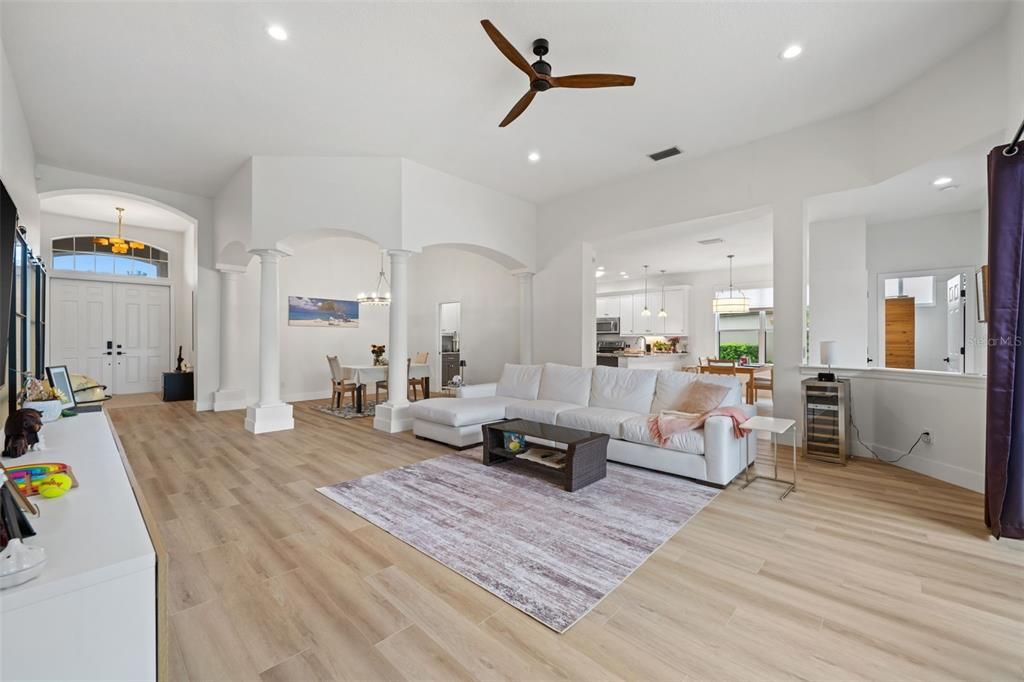 For Sale: $649,900 (3 beds, 3 baths, 2359 Square Feet)