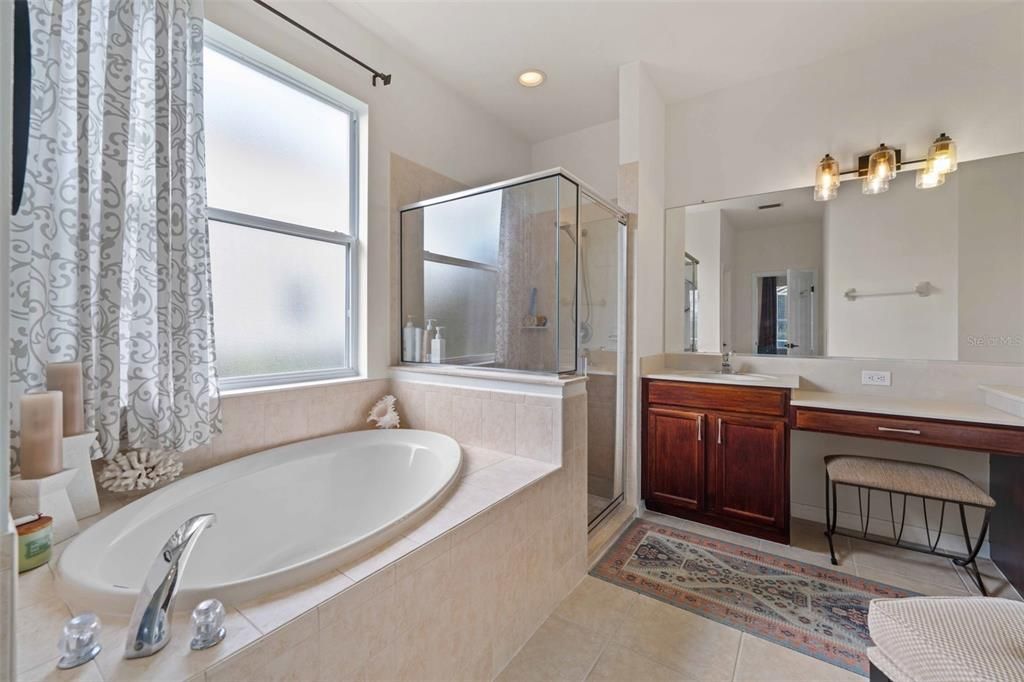 For Sale: $649,900 (3 beds, 3 baths, 2359 Square Feet)