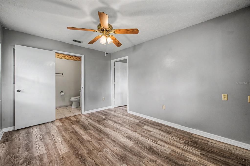 For Sale: $599,000 (4 beds, 3 baths, 2645 Square Feet)