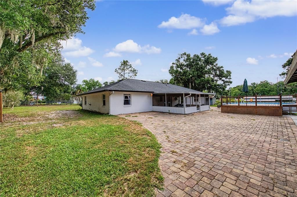 For Sale: $599,000 (4 beds, 3 baths, 2645 Square Feet)