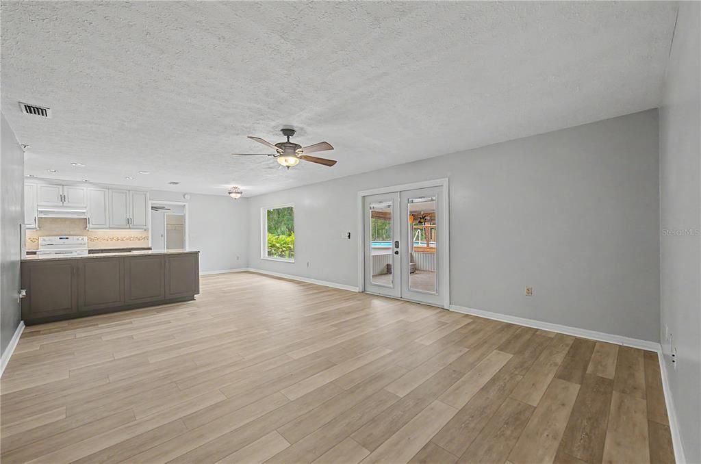 For Sale: $599,000 (4 beds, 3 baths, 2645 Square Feet)