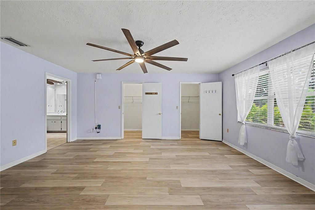 For Sale: $599,000 (4 beds, 3 baths, 2645 Square Feet)