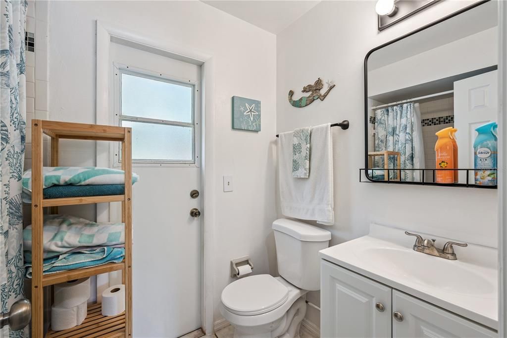 For Sale: $460,000 (3 beds, 2 baths, 1184 Square Feet)
