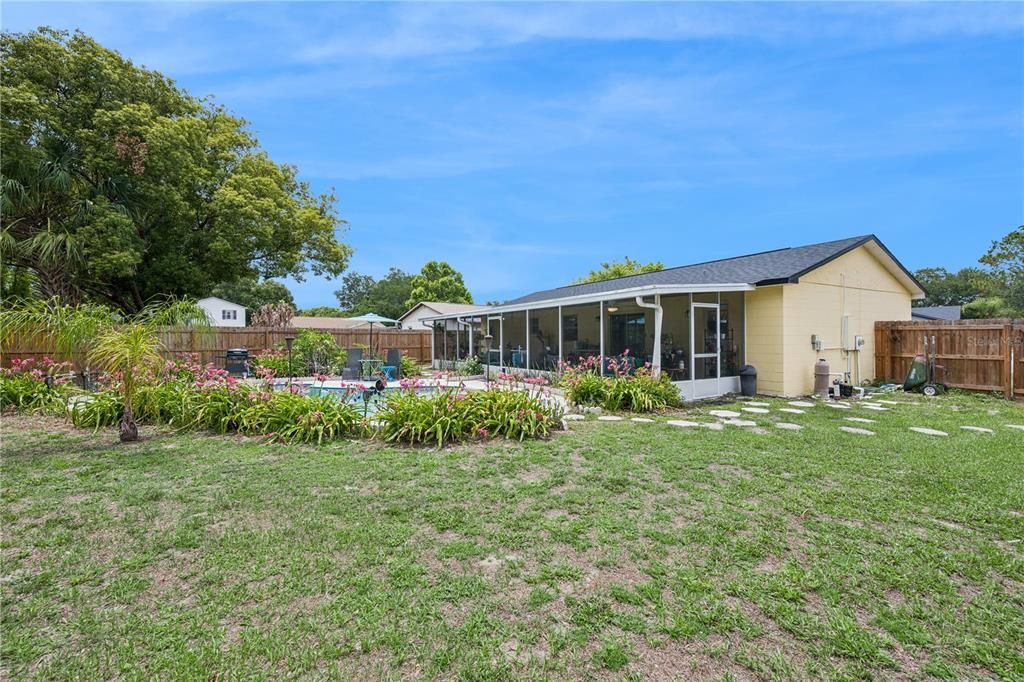 For Sale: $460,000 (3 beds, 2 baths, 1184 Square Feet)