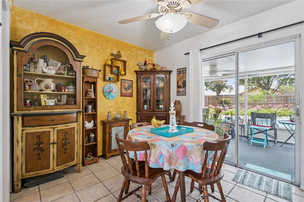 For Sale: $460,000 (3 beds, 2 baths, 1184 Square Feet)