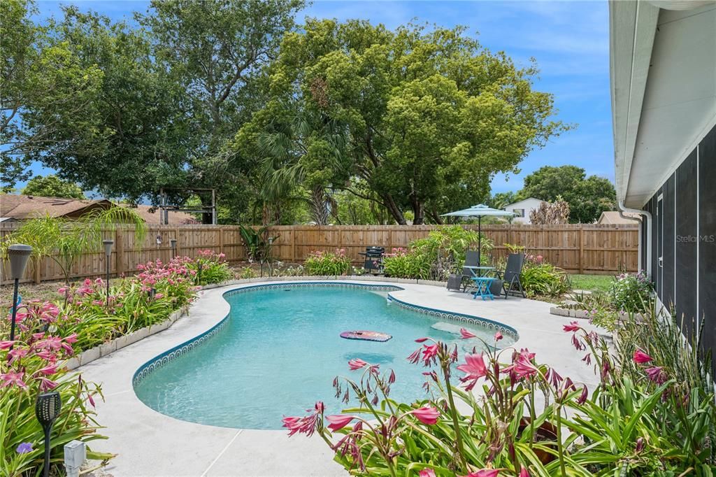 For Sale: $460,000 (3 beds, 2 baths, 1184 Square Feet)