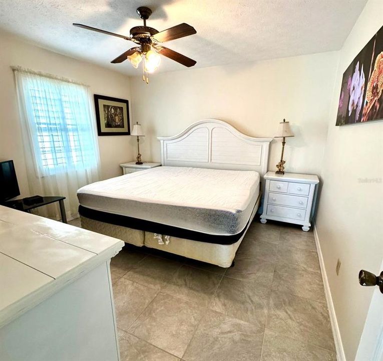 For Rent: $1,300 (1 beds, 1 baths, 746 Square Feet)