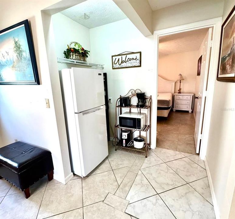 For Rent: $1,300 (1 beds, 1 baths, 746 Square Feet)