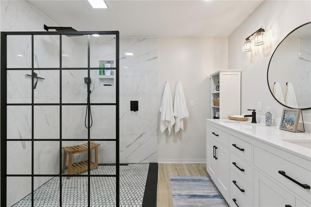 En Venta: $549,000 (4 camas, 2 baños, 2250 Pies cuadrados)