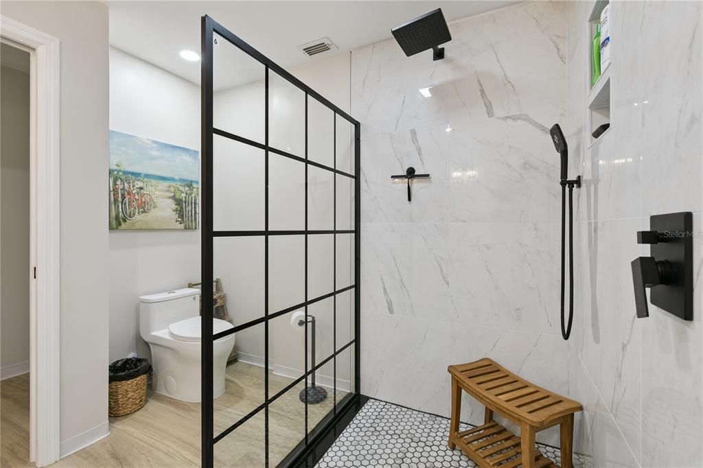 En Venta: $549,000 (4 camas, 2 baños, 2250 Pies cuadrados)