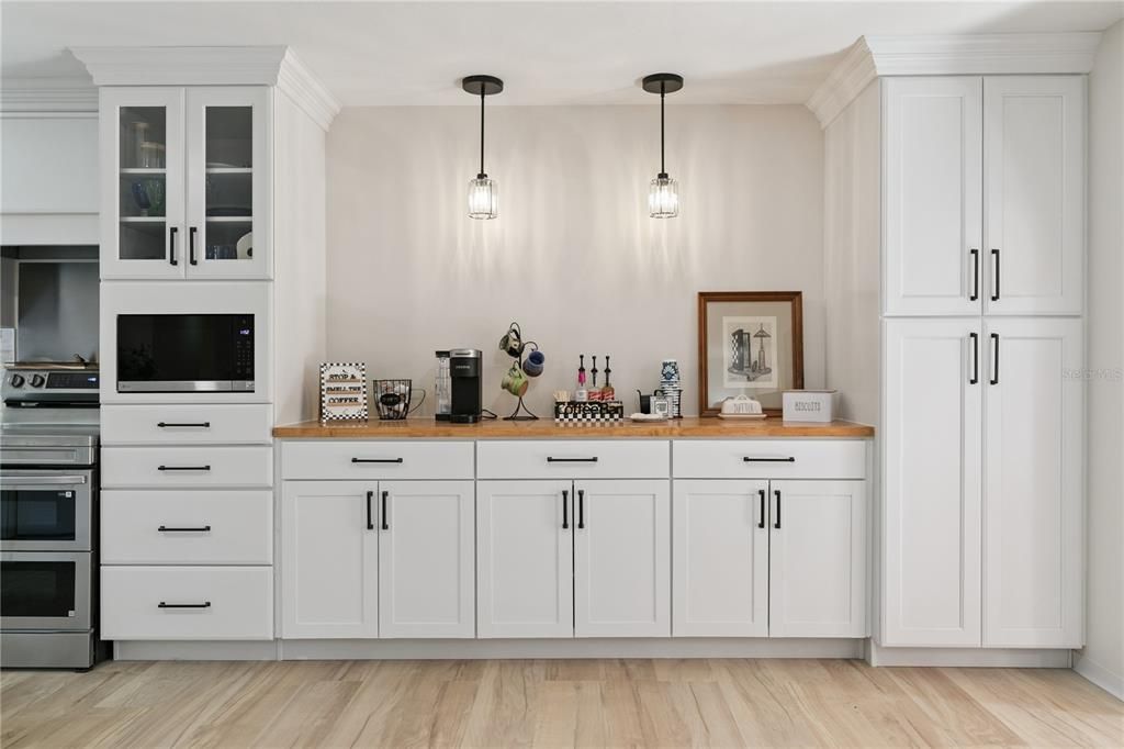 En Venta: $549,000 (4 camas, 2 baños, 2250 Pies cuadrados)