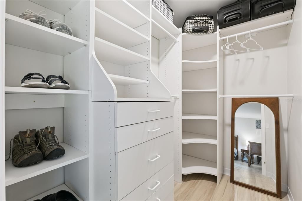 En Venta: $549,000 (4 camas, 2 baños, 2250 Pies cuadrados)