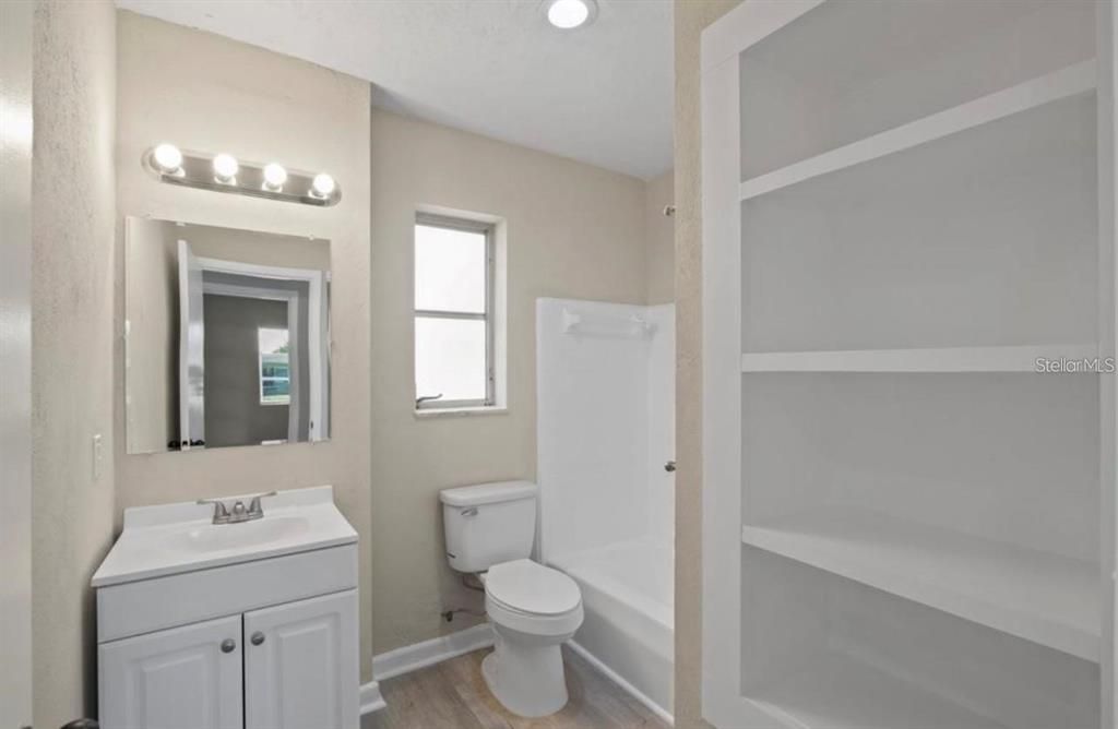 En Venta: $229,999 (3 camas, 2 baños, 1050 Pies cuadrados)