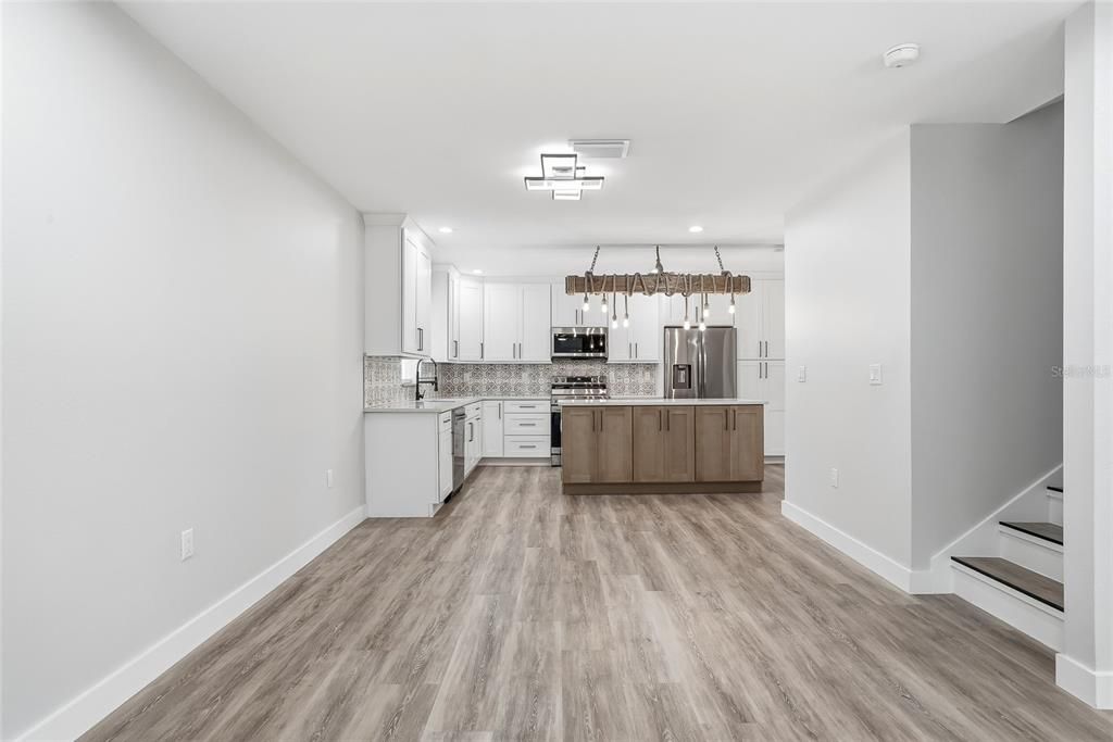 На продажу: $598,999 (4 спален, 2 ванн, 1754 Квадратных фут)