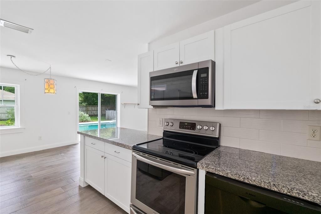 Activo con contrato: $314,900 (3 camas, 2 baños, 1330 Pies cuadrados)
