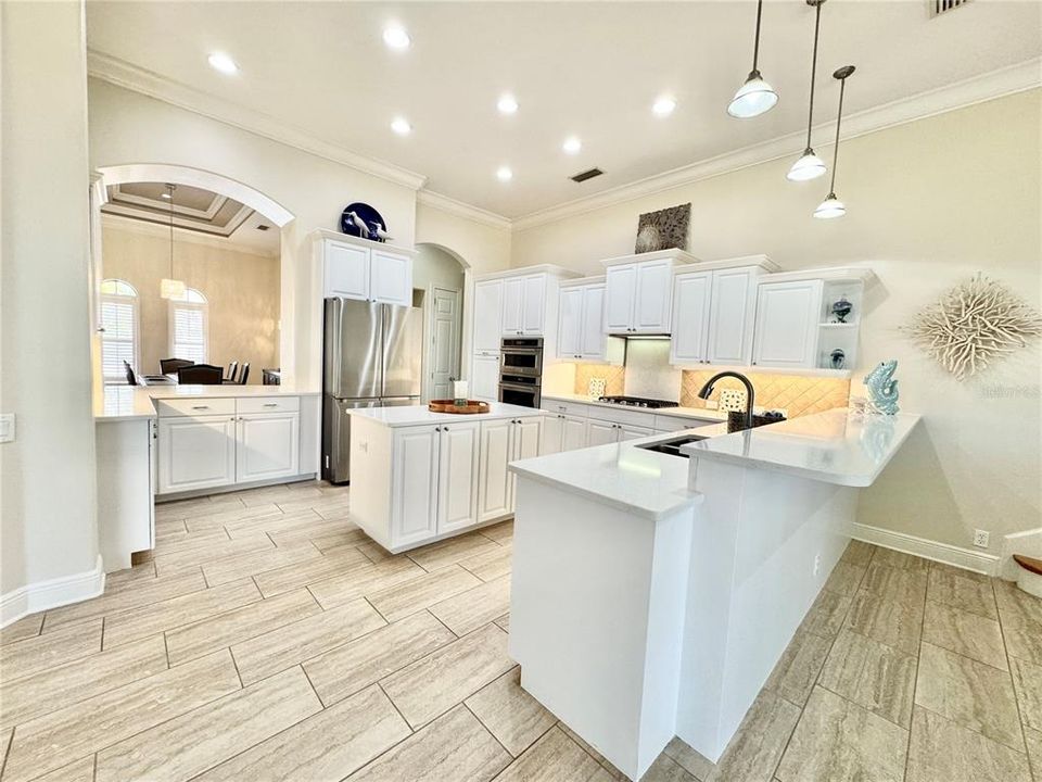 For Sale: $1,870,000 (6 beds, 4 baths, 4193 Square Feet)