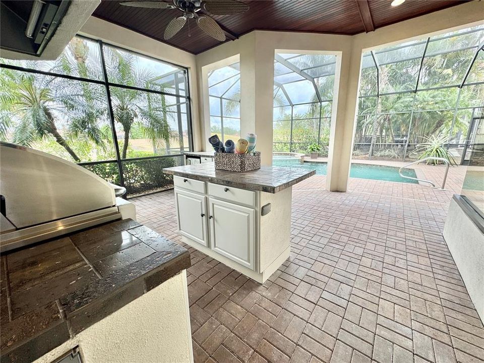 For Sale: $1,870,000 (6 beds, 4 baths, 4193 Square Feet)