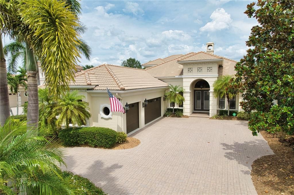 For Sale: $1,870,000 (6 beds, 4 baths, 4193 Square Feet)