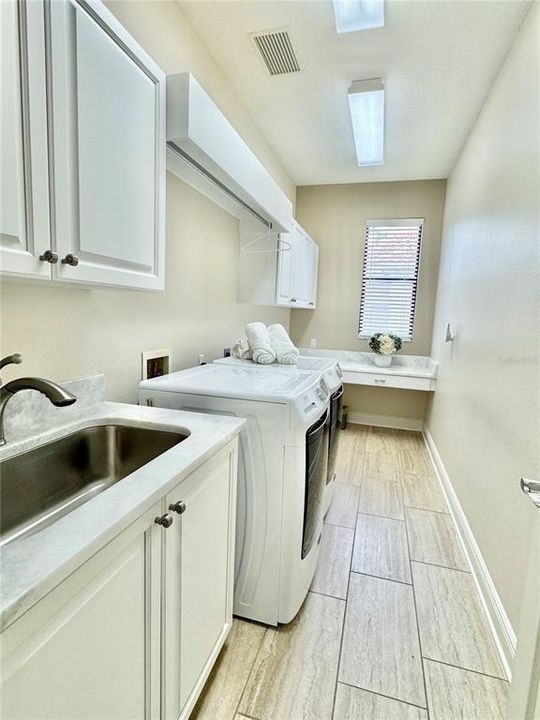 For Sale: $1,870,000 (6 beds, 4 baths, 4193 Square Feet)