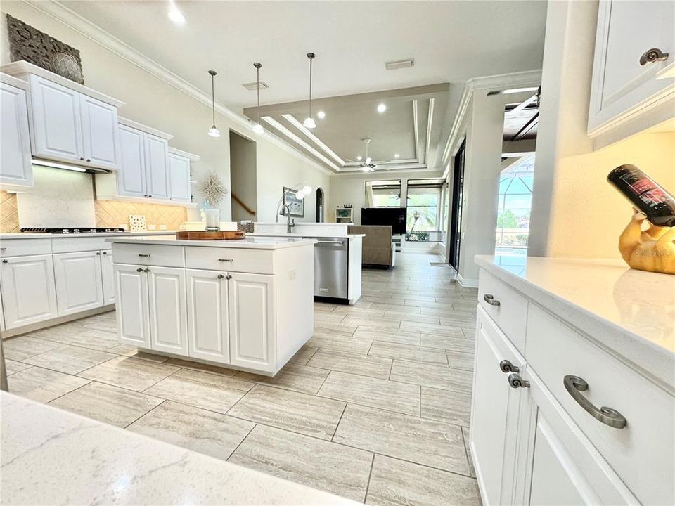 For Sale: $1,870,000 (6 beds, 4 baths, 4193 Square Feet)