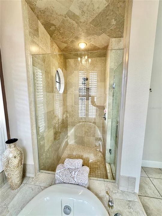 For Sale: $1,870,000 (6 beds, 4 baths, 4193 Square Feet)