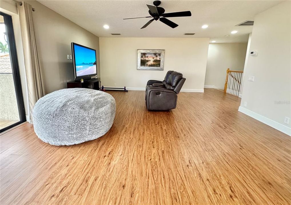 For Sale: $1,870,000 (6 beds, 4 baths, 4193 Square Feet)