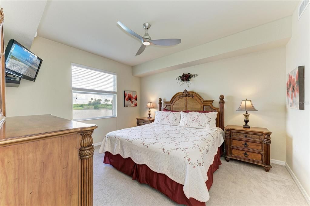 En Venta: $219,700 (2 camas, 2 baños, 1121 Pies cuadrados)