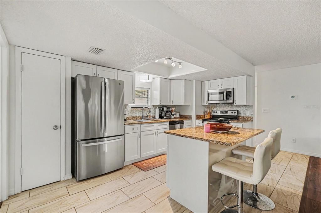 En Venta: $274,900 (3 camas, 2 baños, 1255 Pies cuadrados)