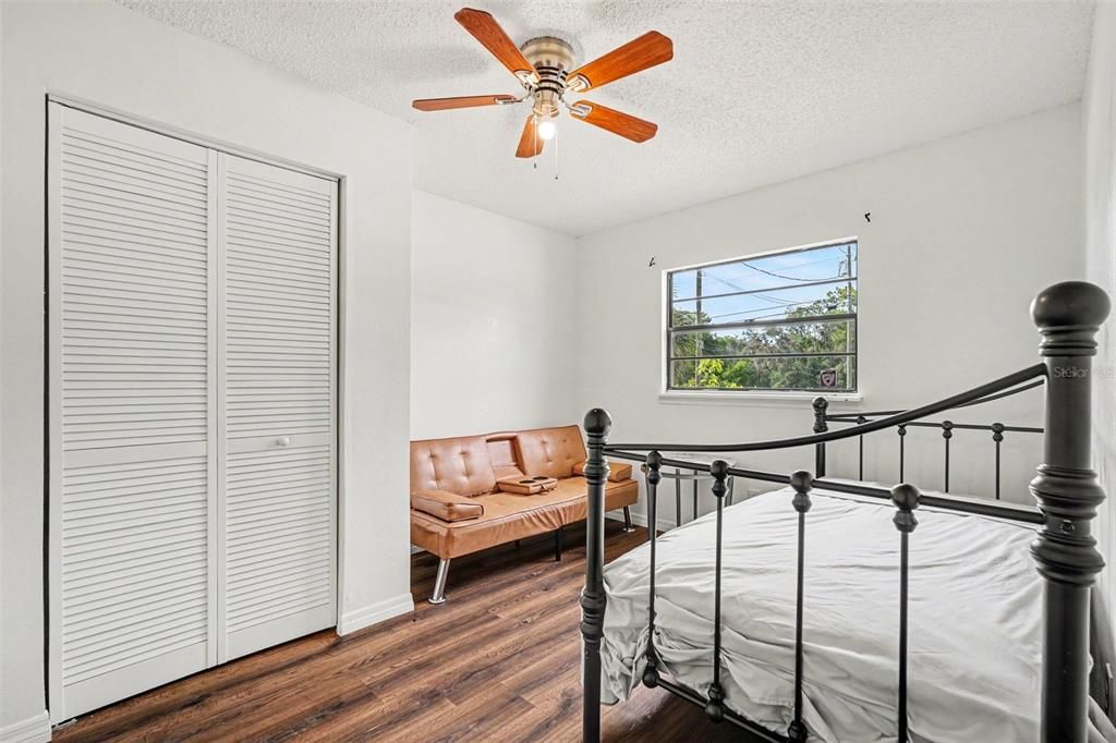En Venta: $274,900 (3 camas, 2 baños, 1255 Pies cuadrados)