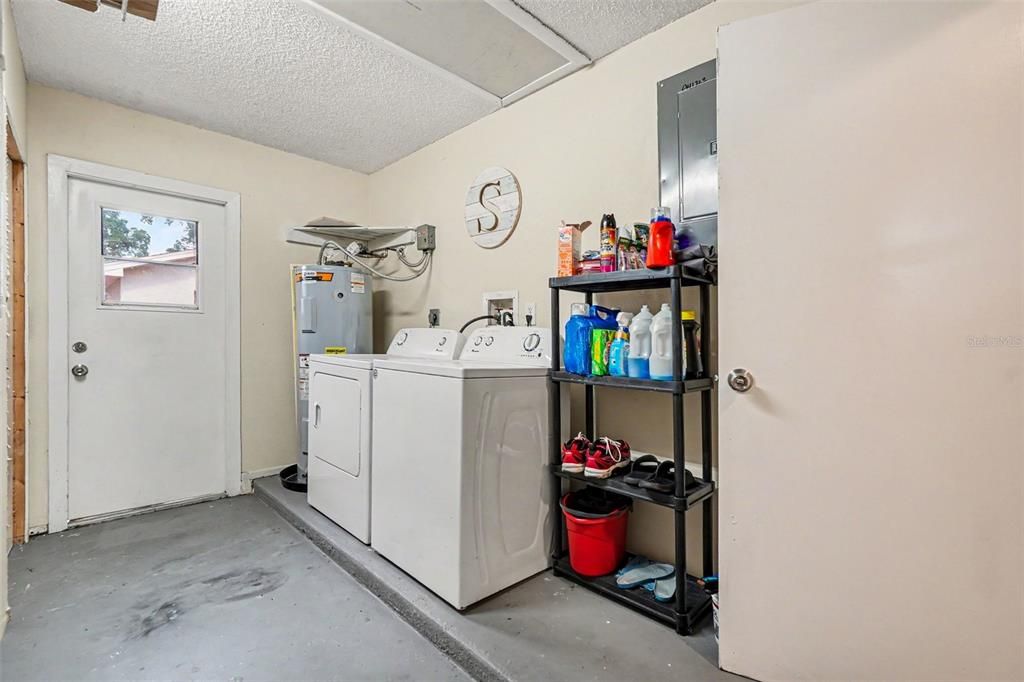En Venta: $274,900 (3 camas, 2 baños, 1255 Pies cuadrados)