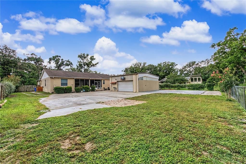 For Sale: $700,000 (5 beds, 3 baths, 2370 Square Feet)