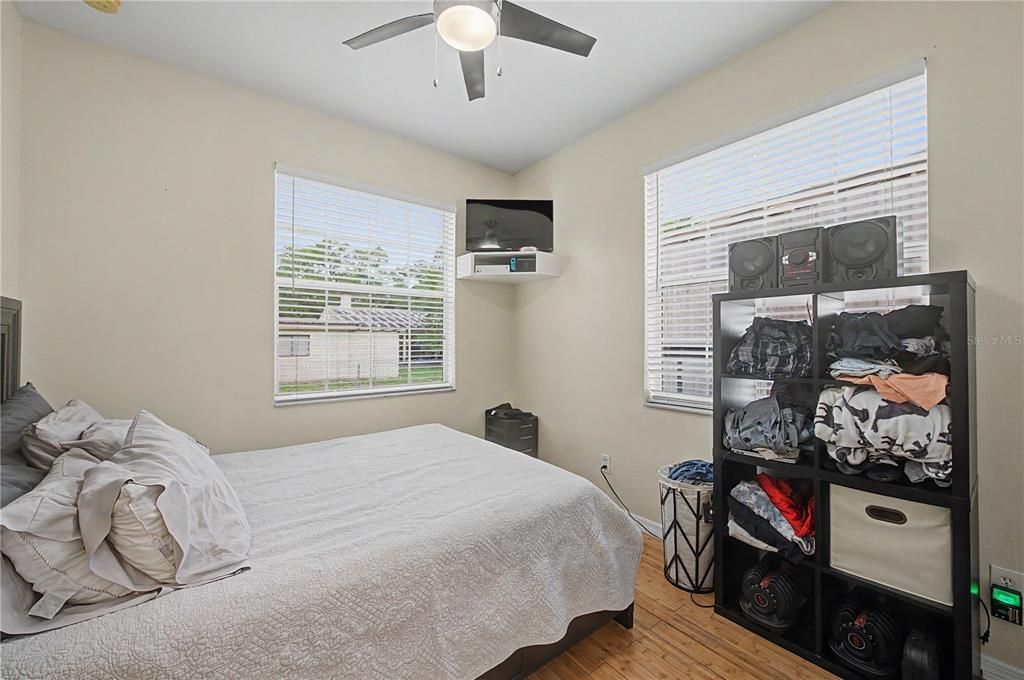 For Sale: $700,000 (5 beds, 3 baths, 2370 Square Feet)