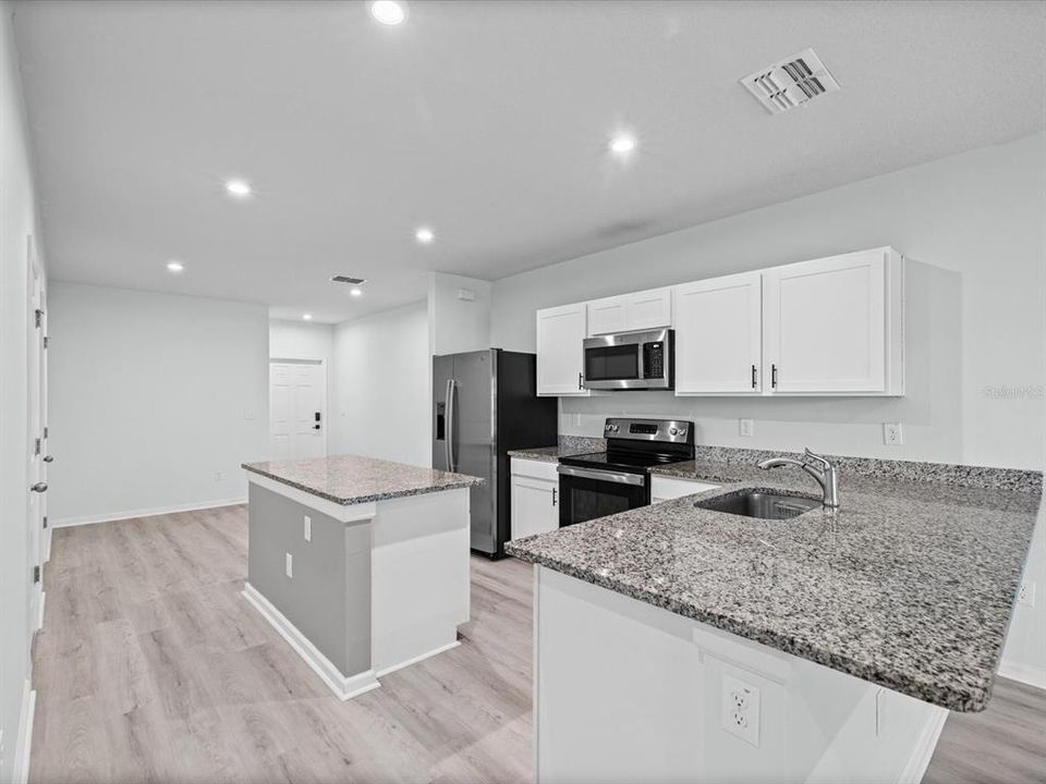 For Sale: $274,900 (3 beds, 2 baths, 1440 Square Feet)
