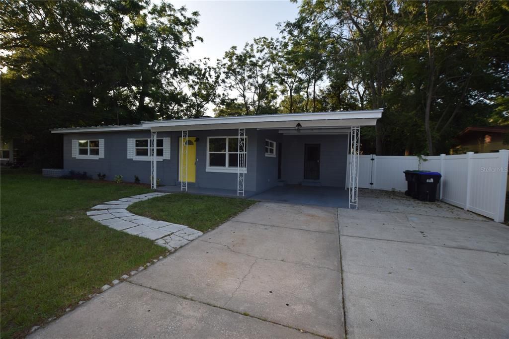 For Rent: $1,900 (3 beds, 1 baths, 1300 Square Feet)