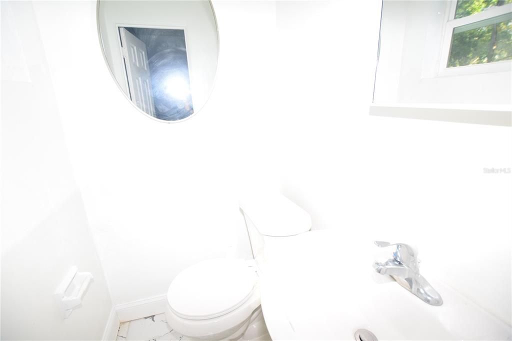 For Rent: $1,900 (3 beds, 1 baths, 1300 Square Feet)