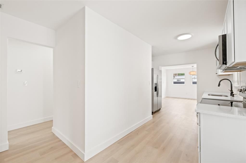На продажу: $369,900 (2 спален, 2 ванн, 1086 Квадратных фут)