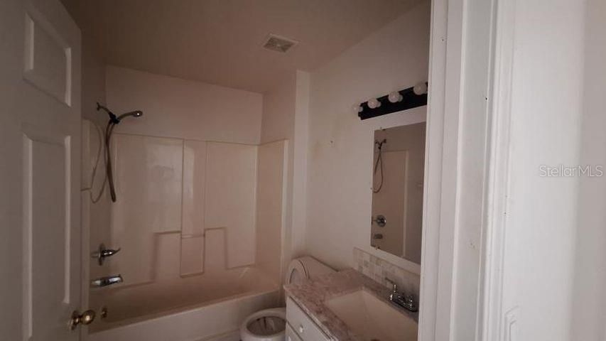 For Sale: $199,900 (3 beds, 2 baths, 1066 Square Feet)