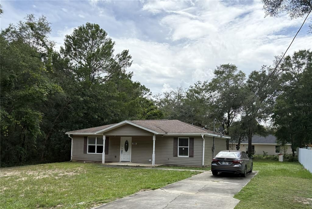 For Sale: $199,900 (3 beds, 2 baths, 1066 Square Feet)