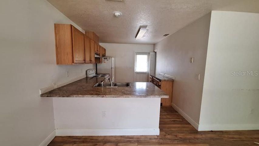 For Sale: $199,900 (3 beds, 2 baths, 1066 Square Feet)