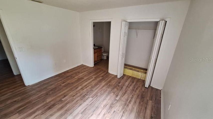 For Sale: $199,900 (3 beds, 2 baths, 1066 Square Feet)