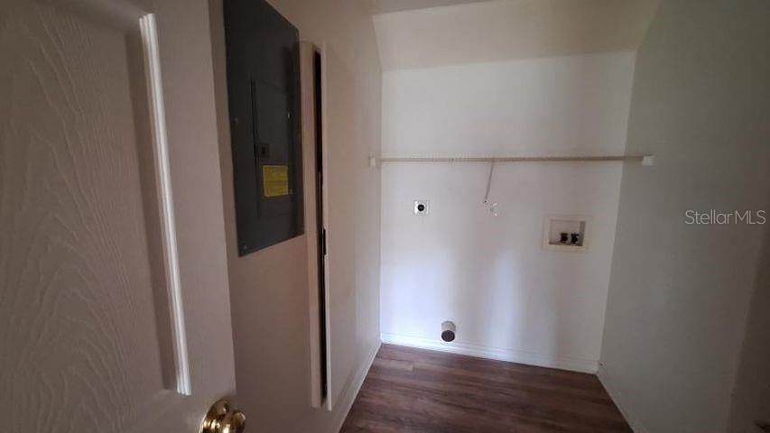 For Sale: $199,900 (3 beds, 2 baths, 1066 Square Feet)