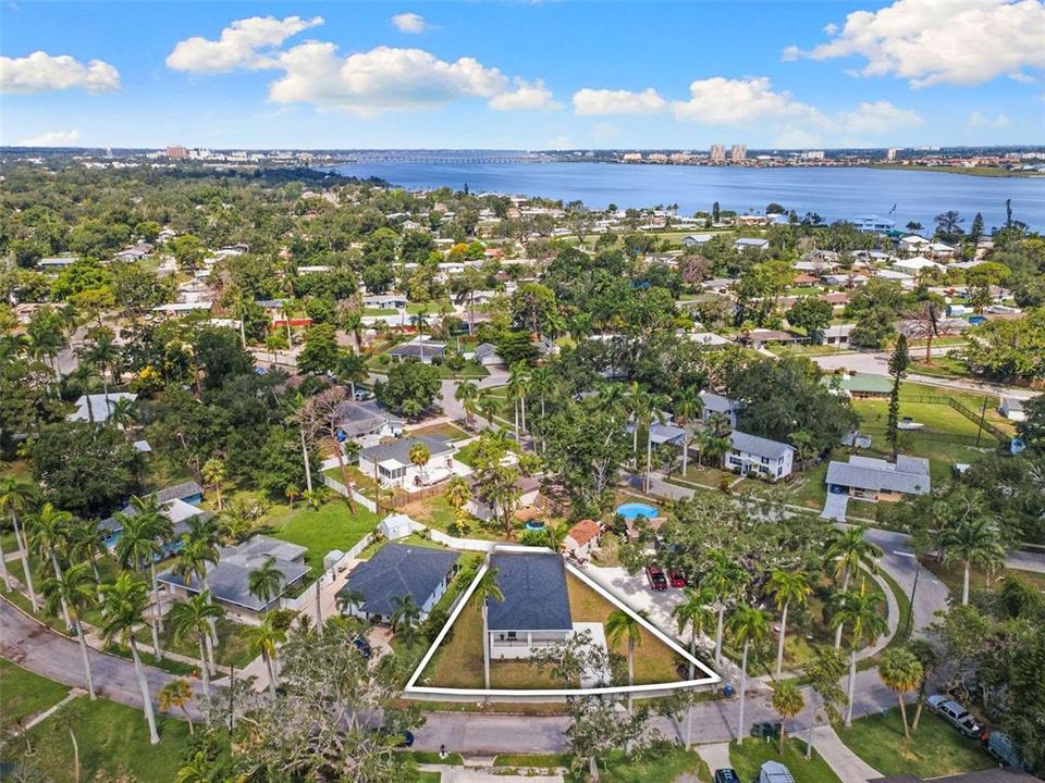 Active With Contract: $348,900 (3 beds, 2 baths, 1540 Square Feet)