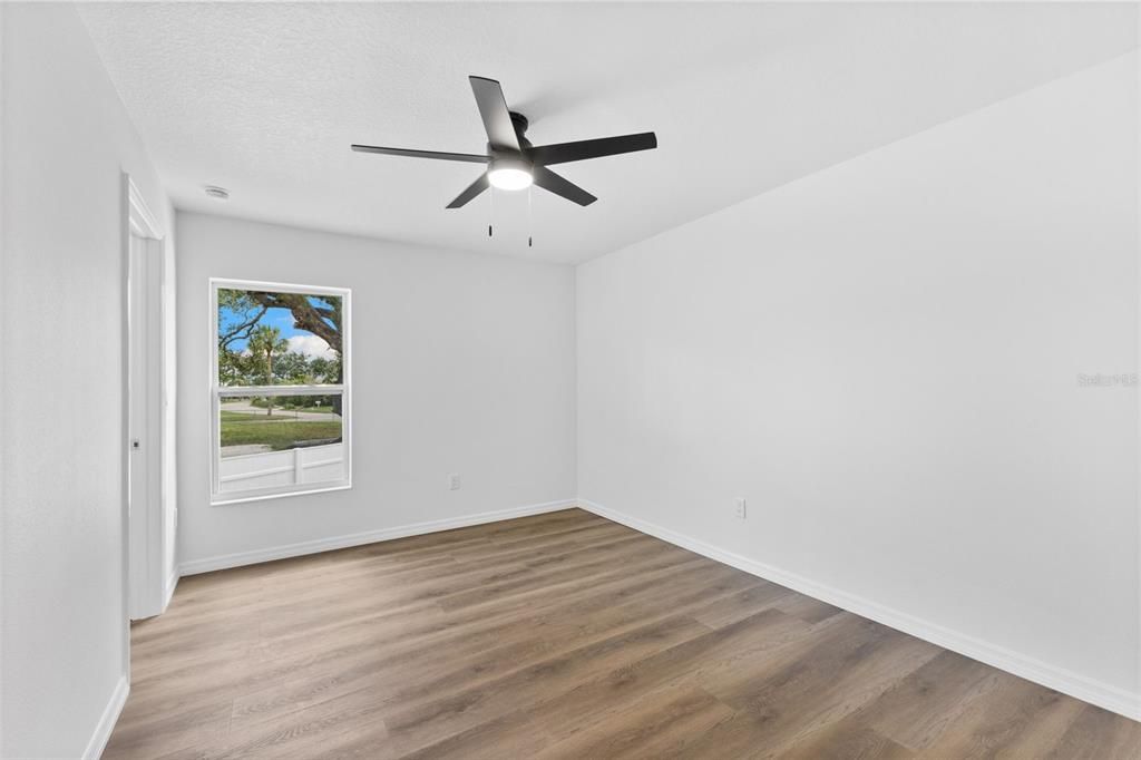 Active With Contract: $348,900 (3 beds, 2 baths, 1540 Square Feet)
