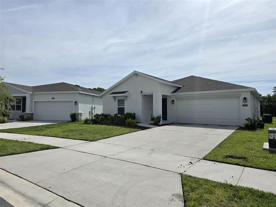 For Rent: $2,300 (3 beds, 2 baths, 1560 Square Feet)