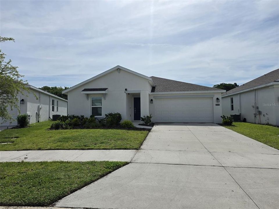 For Rent: $2,300 (3 beds, 2 baths, 1560 Square Feet)